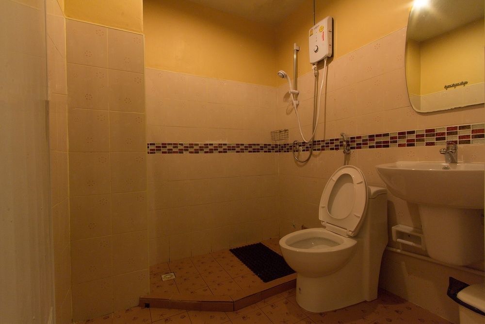 Cool Sea House Hotel Patong Exterior photo