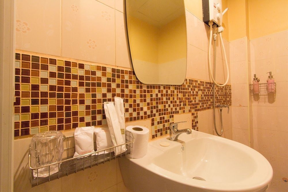 Cool Sea House Hotel Patong Exterior photo