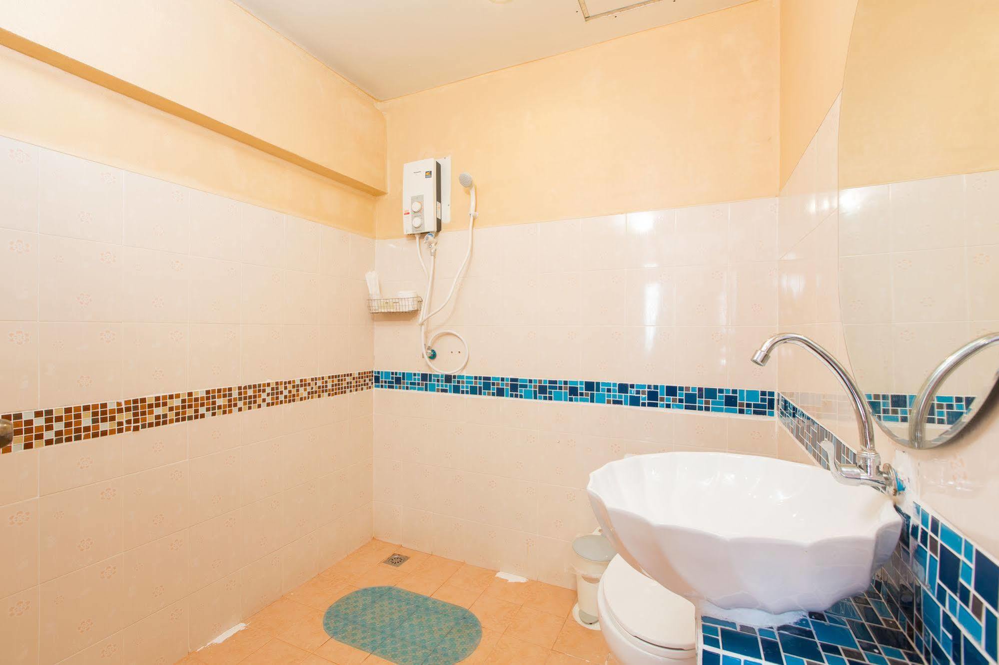 Cool Sea House Hotel Patong Exterior photo
