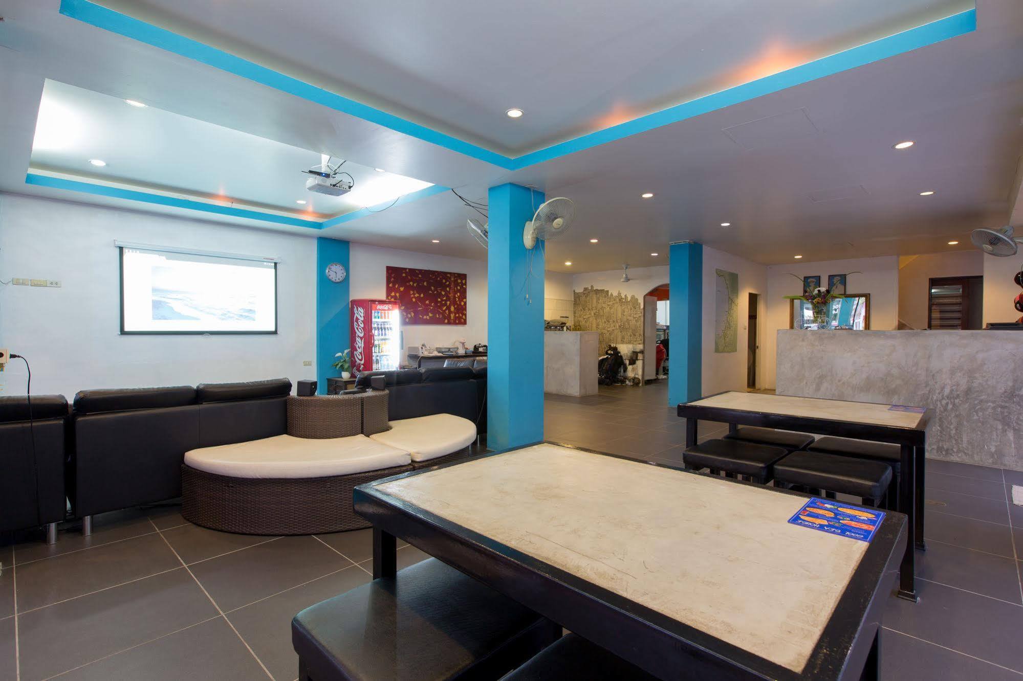 Cool Sea House Hotel Patong Exterior photo