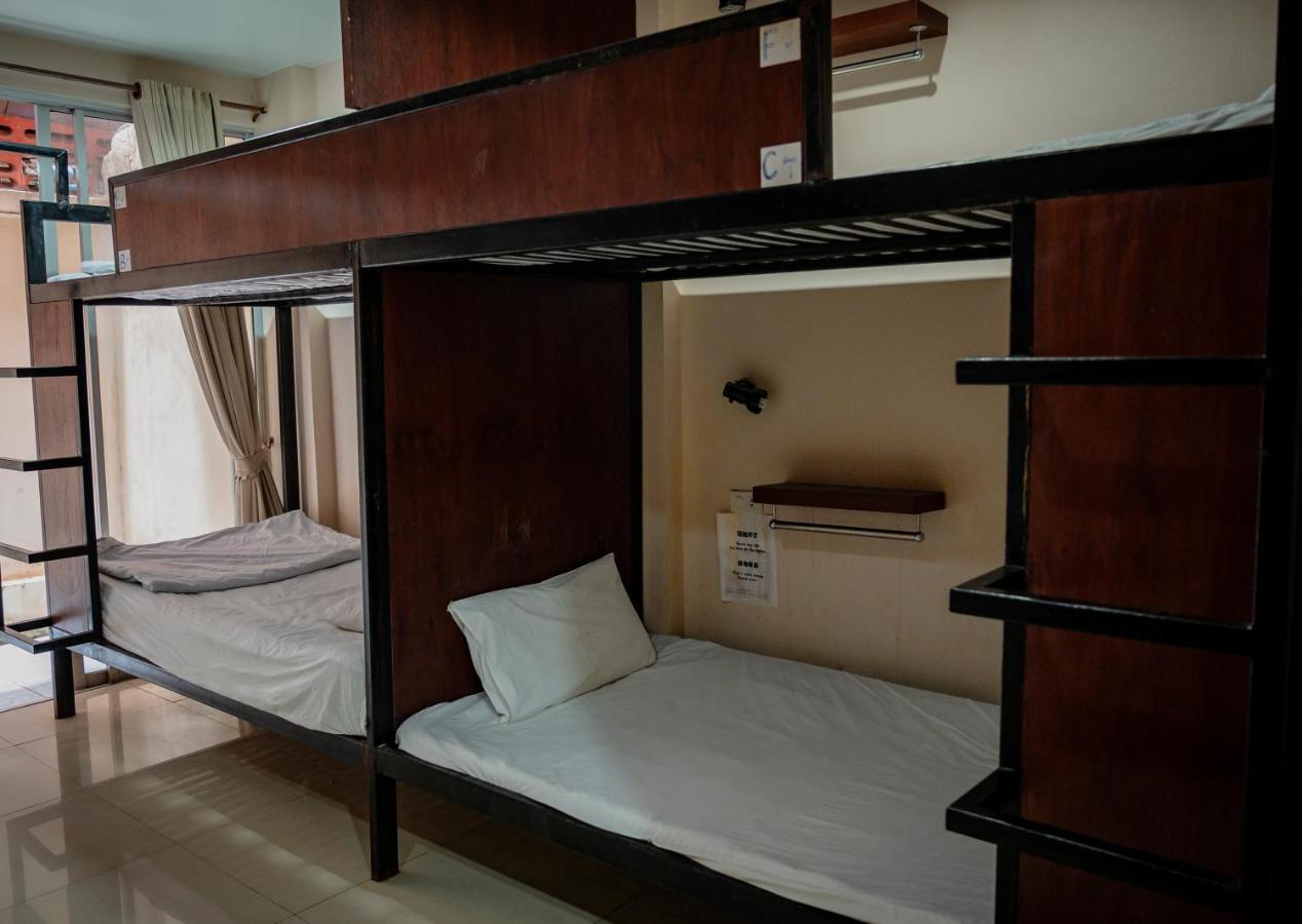 Cool Sea House Hotel Patong Exterior photo